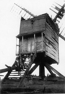 Gt Snoring post mill